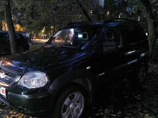 2012 Chevrolet Niva I Рестайлинг, чёрный, 400000 рублей, вид 4