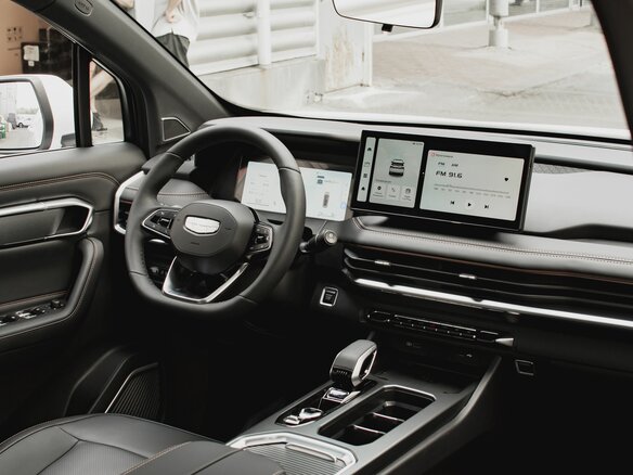 2026 Geely Okavango I Рестайлинг, белый, 3870900 рублей - вид 24