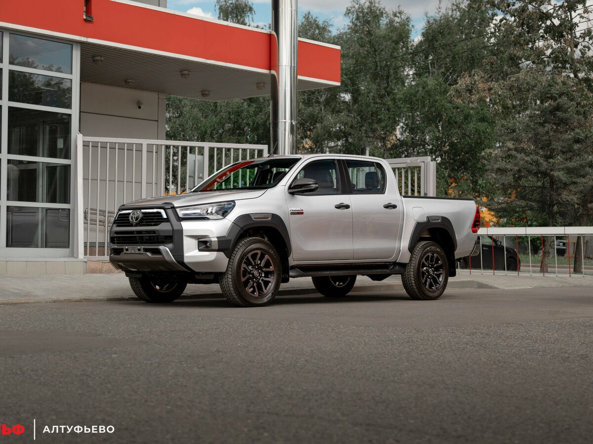 Открыть фотографии: Toyota Hilux VIII Рестайлинг 2