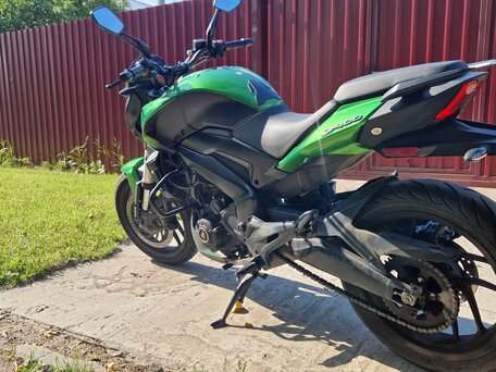 2021 Bajaj Dominar 400, зелёный, 330000 рублей, вид 2