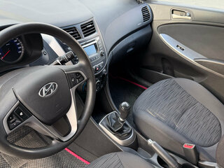 2015 Hyundai Solaris I Рестайлинг, бежевый, 863000 рублей, вид 4