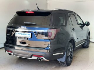 2018 Ford Explorer V Рестайлинг 2, чёрный, 2350000 рублей, вид 4