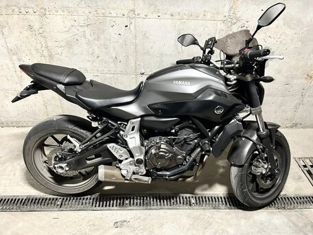 2015 Yamaha MT-07 (FZ-07), серый, 700000 рублей, вид 2