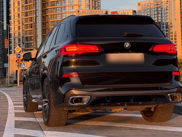 2019 BMW X5 40i IV (G05/G18), чёрный - вид 4