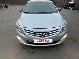 2014 Hyundai Solaris I Рестайлинг, серебристый, 850000 рублей, вид 1