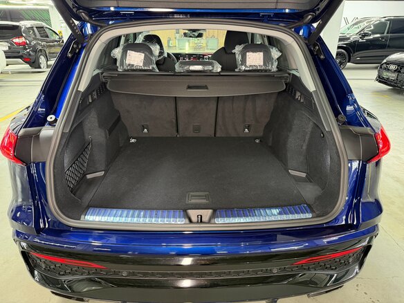 2025 Audi Q5 45 TFSI III (GU), синий, 9600000 рублей - вид 25