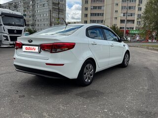 2015 Kia Rio III Рестайлинг, белый, 630000 рублей, вид 4