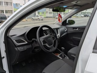 2019 Hyundai Solaris II, белый, 599000 рублей, вид 5