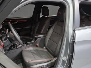 2024 Chevrolet TrailBlazer III Рестайлинг, серый, 2500206 рублей, вид 5