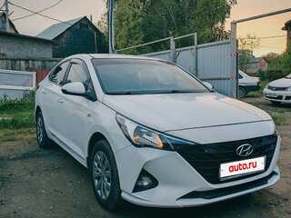 2020 Hyundai Solaris II Рестайлинг, белый, 1400000 рублей, вид 2