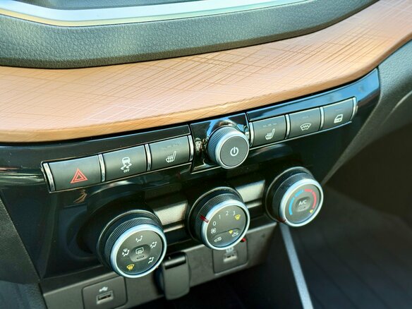 2024 Lada (ВАЗ) Vesta SW Cross I Рестайлинг (NG), серый, 1586000 рублей - вид 20