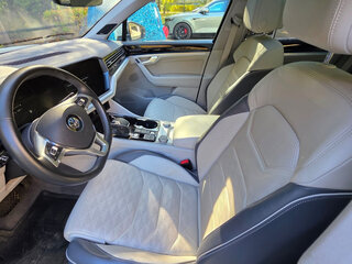 2020 Volkswagen Touareg III, белый, 4600000 рублей, вид 5