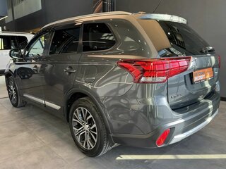 2016 Mitsubishi Outlander III Рестайлинг 2, серый, 2199000 рублей, вид 4