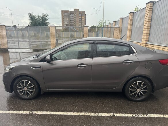 2015 Kia Rio III Рестайлинг, серый, 770000 рублей - вид 6