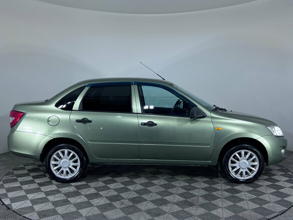 2013 Lada (ВАЗ) Granta I, зелёный, 480000 рублей - вид 3