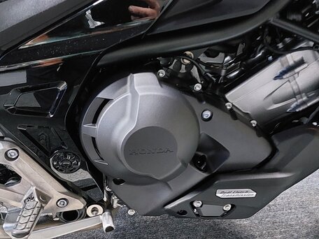 2025 Honda NC 750X, красный, 1200000 рублей, вид 4