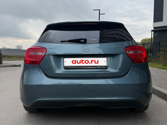 2014 Mercedes-Benz A-Класс 180 III (W176), синий, 1400000 рублей - вид 2