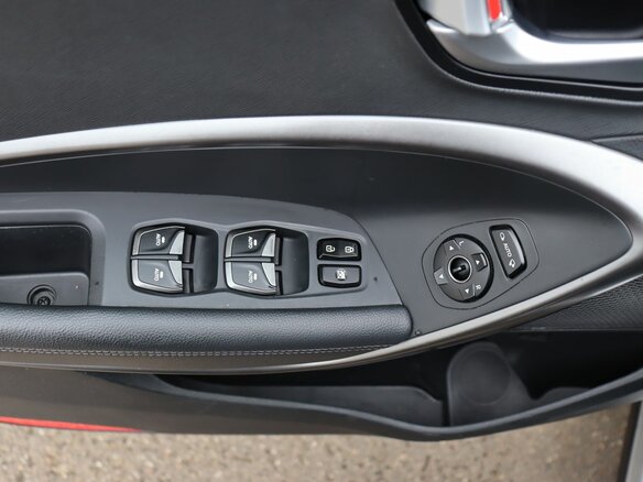 2015 Hyundai Santa Fe III Рестайлинг, серебристый, 2415000 рублей - вид 10