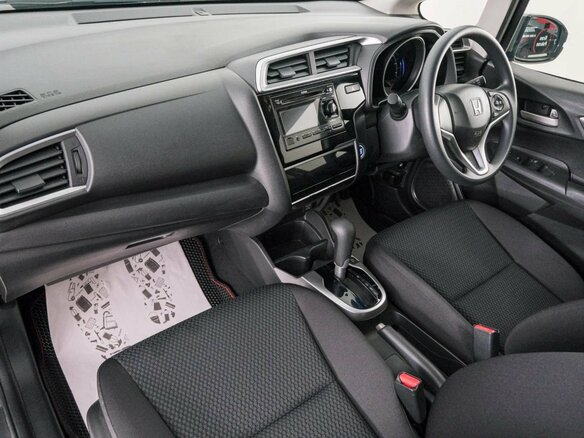 2019 Honda Fit III Рестайлинг, серый, 1339000 рублей - вид 11