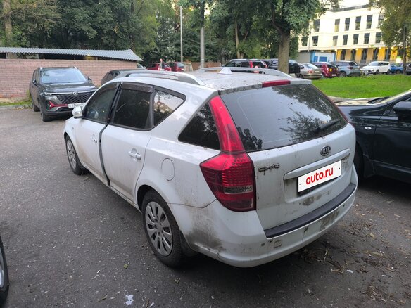2010 Kia Ceed I Рестайлинг, белый - вид 11