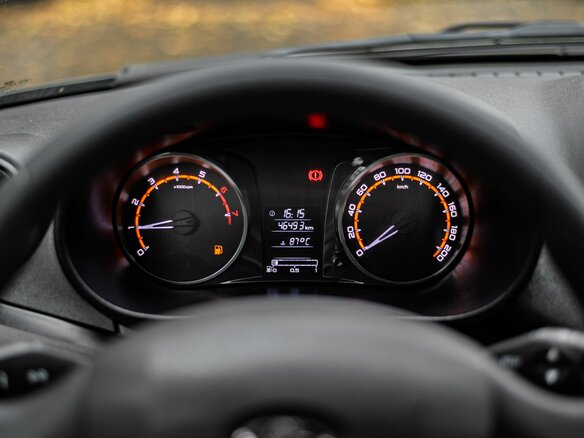 2024 Lada (ВАЗ) Granta I Рестайлинг, серый, 860000 рублей - вид 4