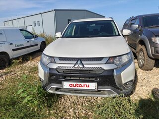 2018 Mitsubishi Outlander III Рестайлинг 2, белый, 1200000 рублей, вид 4