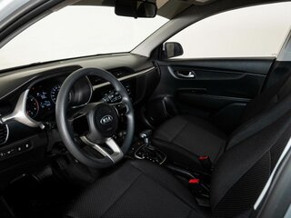 2021 Kia Rio IV Рестайлинг, серый, 1558000 рублей, вид 5