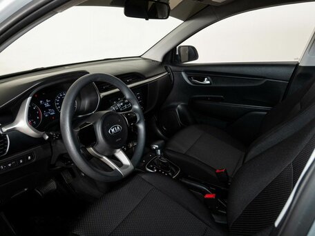 2021 Kia Rio IV Рестайлинг, серый, 1558000 рублей, вид 5