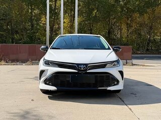 2022 Toyota Corolla XII (E210) Рестайлинг, белый, 1500000 рублей, вид 2