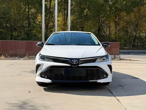 2022 Toyota Corolla XII (E210) Рестайлинг, белый, 1500000 рублей - вид 1