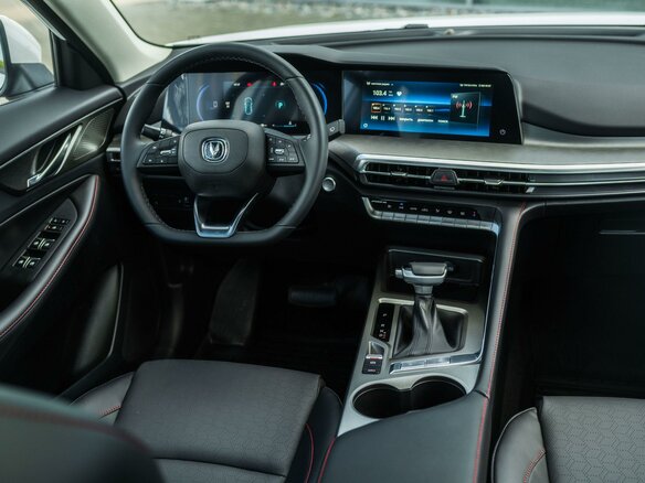 2025 Changan CS35 Plus I Рестайлинг, белый - вид 13