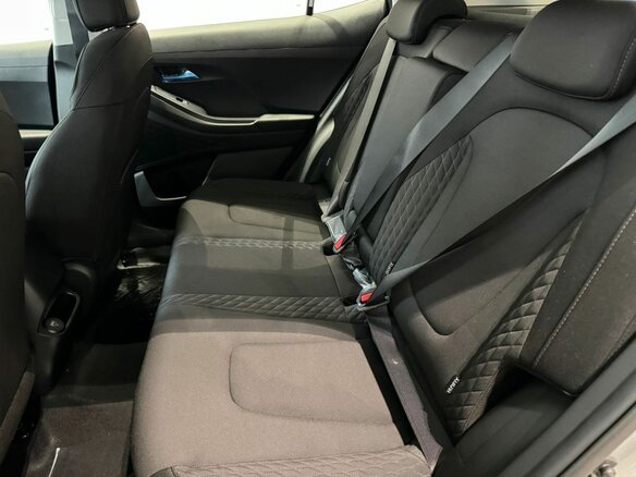 2025 Solaris HC, серебристый, 3915000 рублей - вид 4
