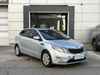 2014 Kia Rio 4-speed III, серебристый, 659000 рублей, вид 3