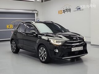 2020 Kia Stonic I, чёрный, 1570000 рублей, вид 3