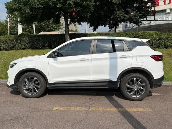 2024 Geely Binyue I Рестайлинг 2, белый, 1350000 рублей - вид 3