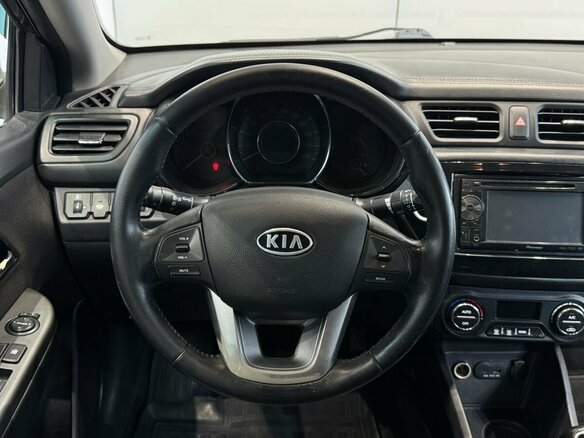 2012 Kia Rio 5-speed III, чёрный, 900000 рублей - вид 16