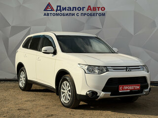 2014 Mitsubishi Outlander III Рестайлинг, белый, 1656000 рублей, вид 3