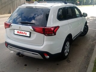 2020 Mitsubishi Outlander III Рестайлинг 3, белый, 1800000 рублей, вид 5