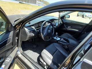 2008 BMW 5 серии 520i V (E60/E61) Рестайлинг, чёрный, 850000 рублей, вид 5