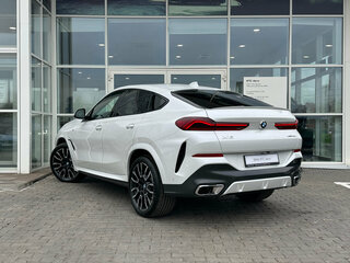2021 BMW X6 40d III (G06), белый, 9490000 рублей, вид 3