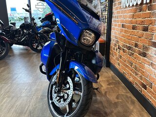 2025 Harley-Davidson Street Glide Ultra, чёрный, 4150000 рублей, вид 4