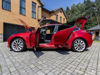 2019 Tesla Model 3 Standart Plus I, красный, 2700000 рублей, вид 3