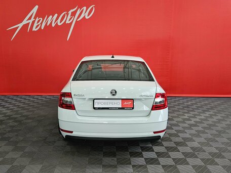2019 Skoda Octavia III (A7) Рестайлинг, белый, 1499000 рублей, вид 4