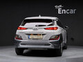 2022 Hyundai Kona I Рестайлинг, серебристый, 1792400 рублей - вид 3
