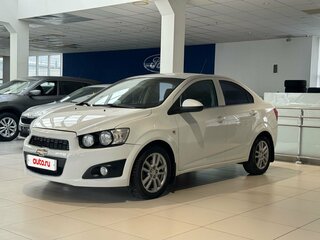 2014 Chevrolet Aveo II, белый, 630000 рублей, вид 1