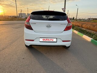 2015 Hyundai Solaris I Рестайлинг, белый, 999000 рублей, вид 4