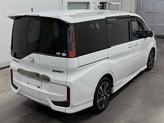2021 Honda Stepwgn Spada V Рестайлинг, белый, 1820000 рублей, вид 5