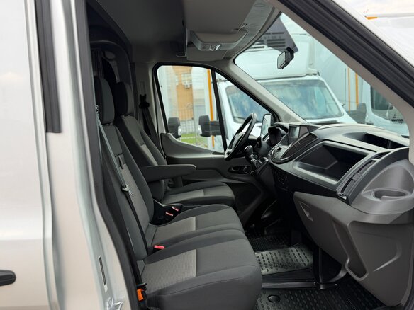 2020 Ford Transit, серебристый, 3900000 рублей - вид 10