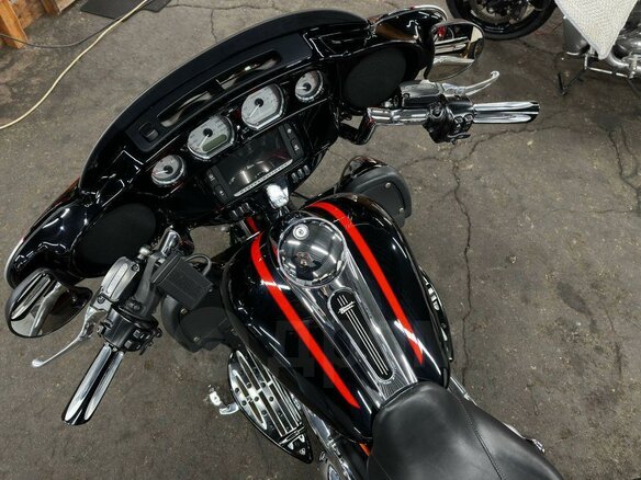 2018 Harley-Davidson Street Glide, серебристый, 1740000 рублей - вид 14