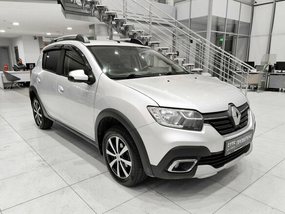 2019 Renault Sandero Stepway II Рестайлинг, серебристый - вид 2